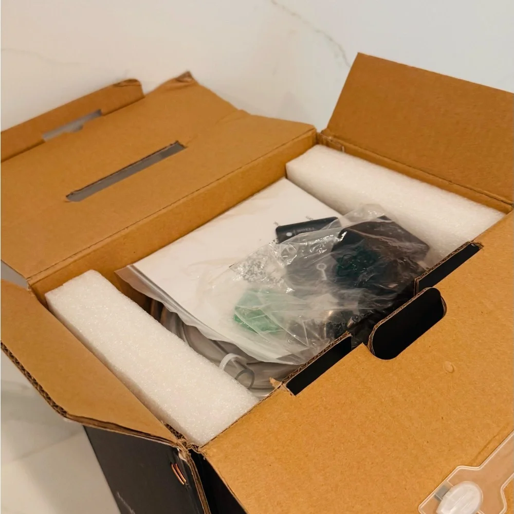 NEW Hotel Collection Villa Scent Diffuser, in box, never used!